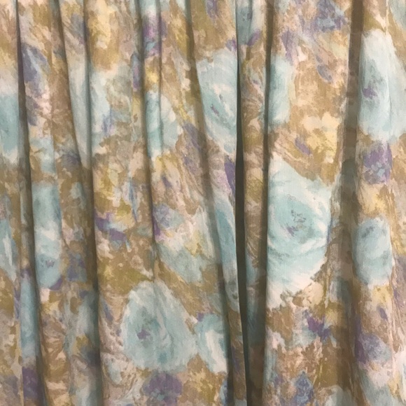 Like New Floral Dress - Picture 3 of 3